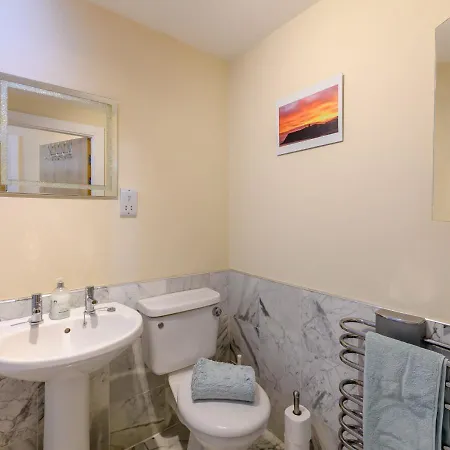 Lilians View Apartment *
