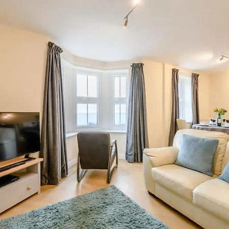 Lilians View Apartment *