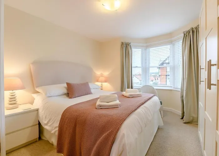 2 Bed In Oc-s509 Apartment